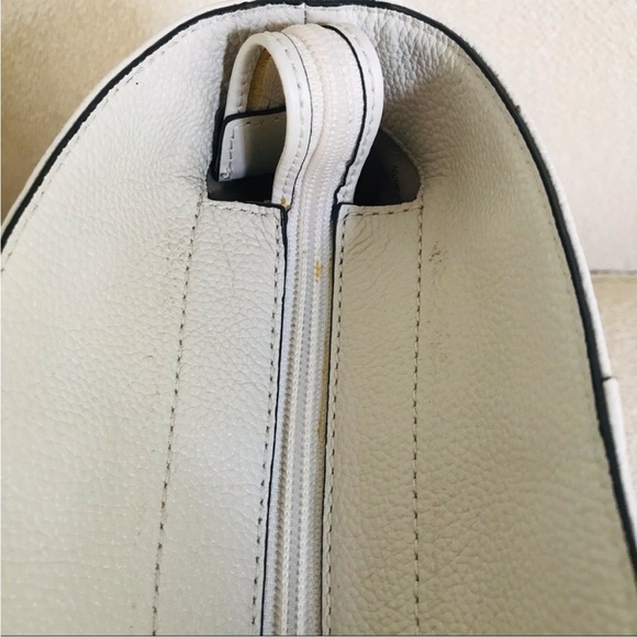 Michael Kors Creamwhite Leather
Shoulder Bag . - Picture 12 of 13